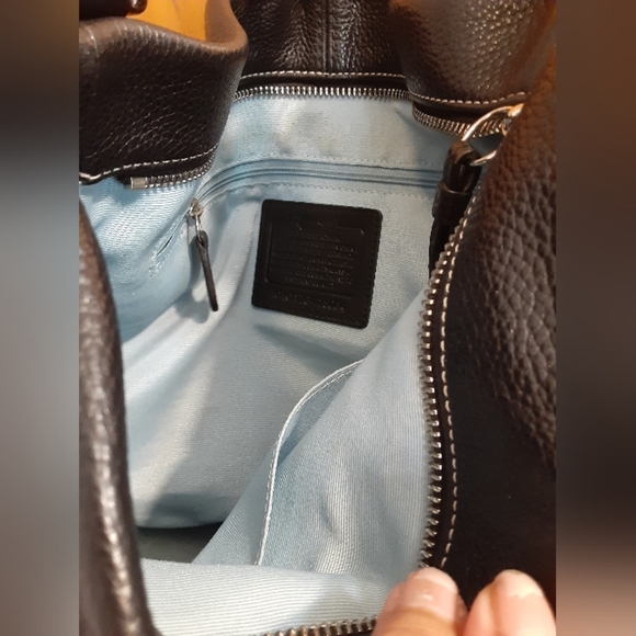 Coach Black Leather Shoulder Bag Silver Hardware Side Zip Pocket Inside Pocket - Picture 6 of 9